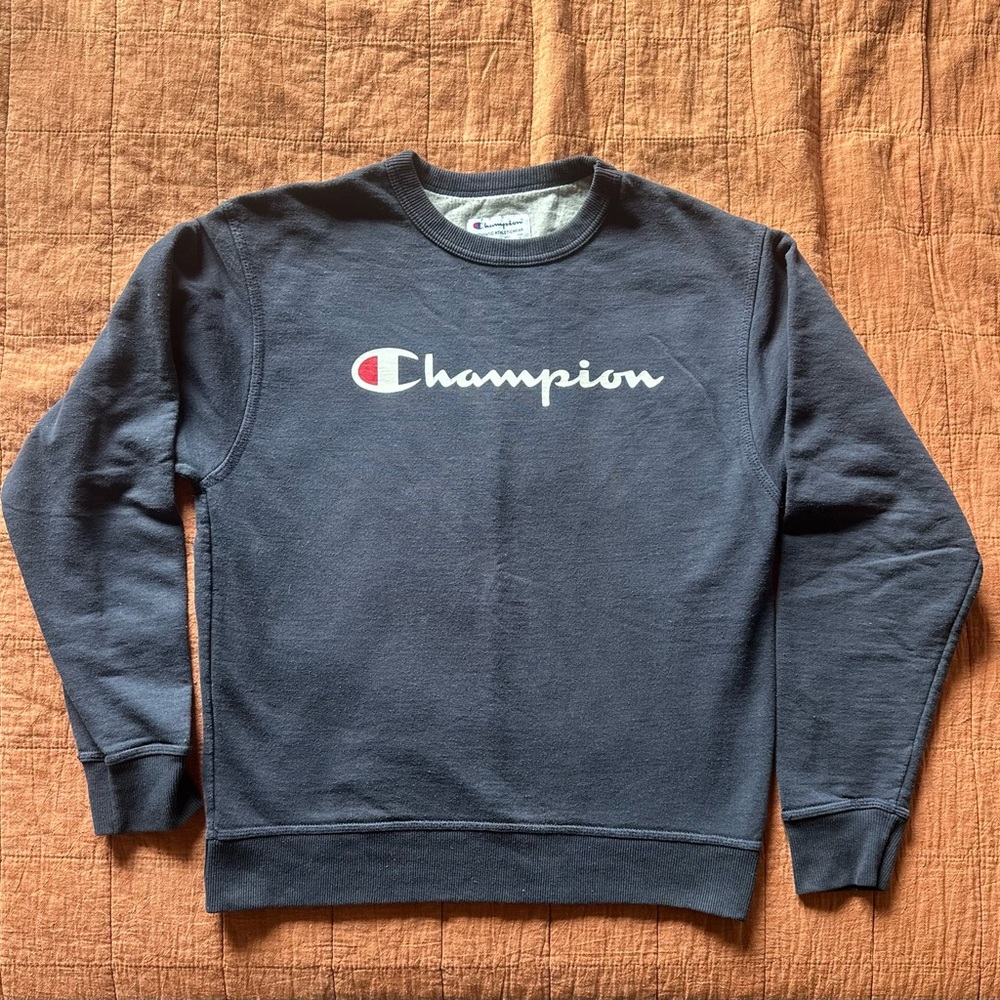 Champion Men's Navy Sweater Size M